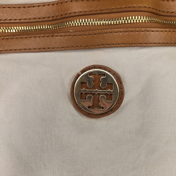 Tory Burch Embossed Patent Leather Shoulder Bag – Brown - Picture 14 of 17